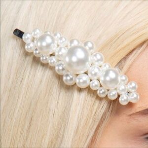 Pearls of wisdom barrette New